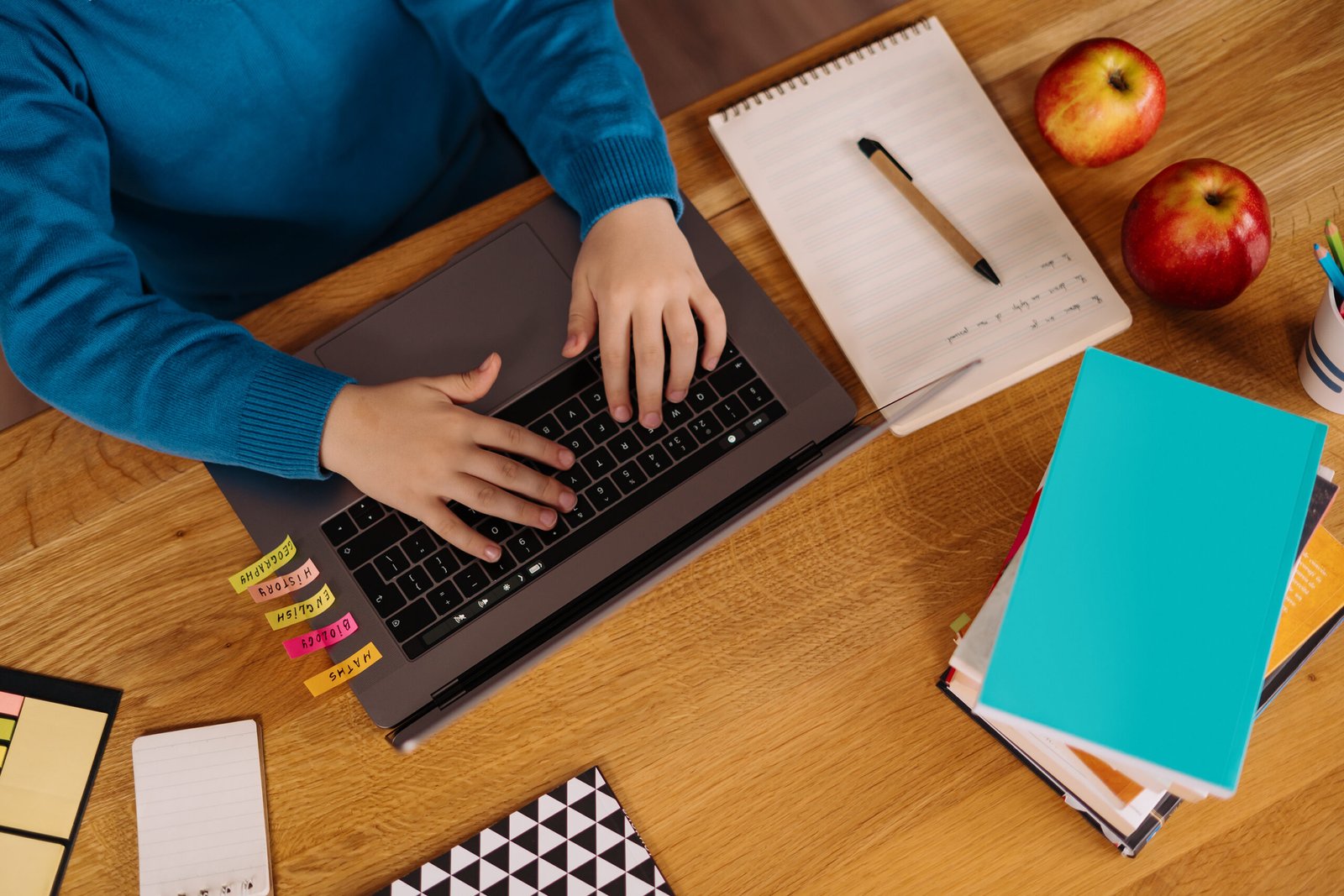 Online Dissertation Guide: Steps, Tips & Student Help