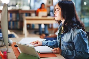 Flexible Online Course Help for Students Balancing Everything